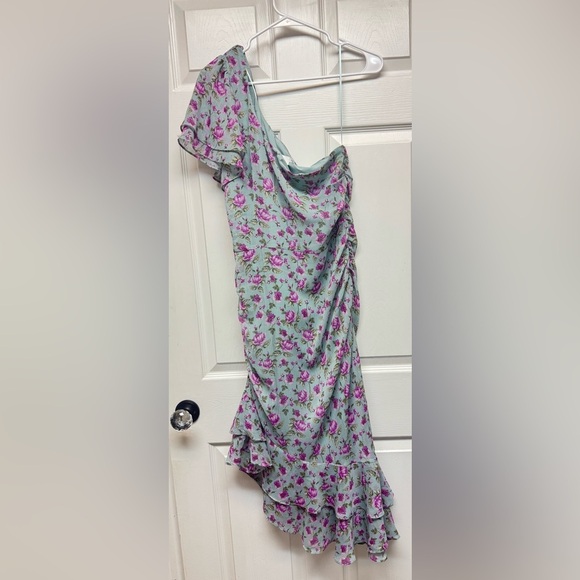 ASTR Floral Midi Dress - Picture 2 of 3